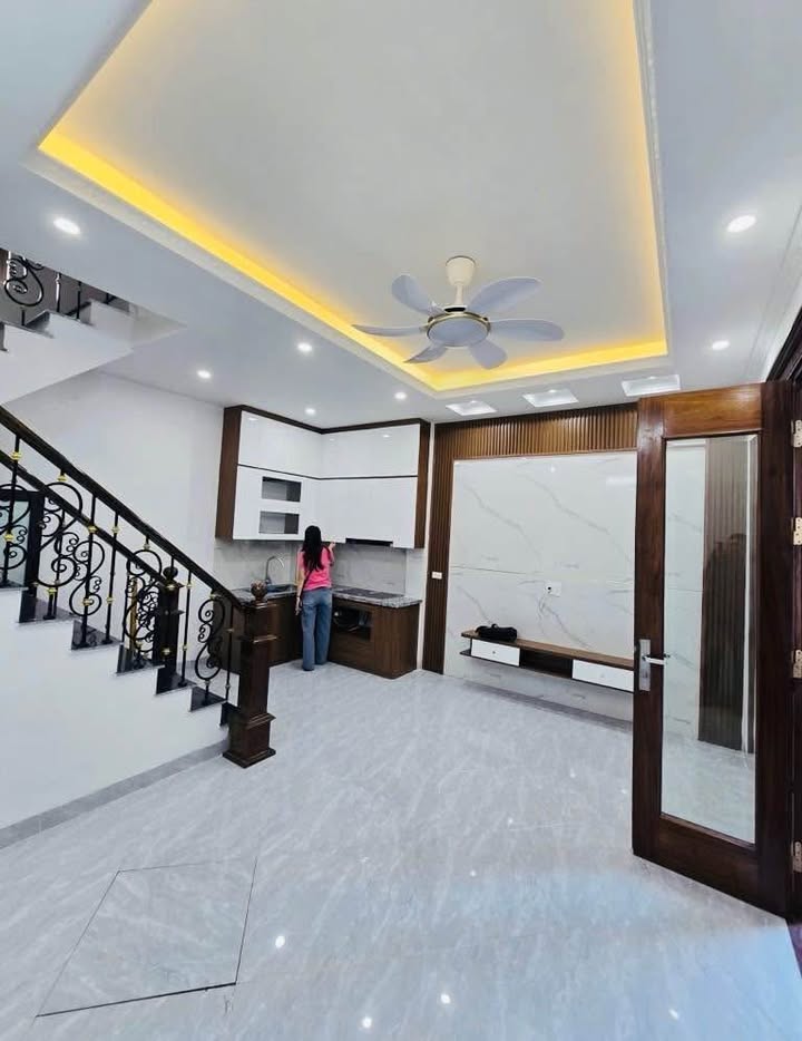 Nhà phố Hoàng Quốc Việt, Cầu Giấy 44m² giá 9 tỷ - Khu trung tâm đầy đủ tiện ích!