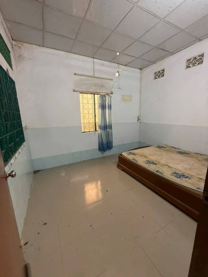 Nhà C4 Mặt Tiền 77m² giá 6,5 tỷ - Đầu tư sinh lời tại Thủ Đức!