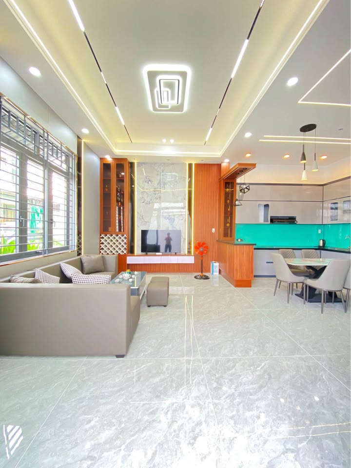 Biệt thự chính chủ 92m² Hóc Môn giá 6.4 tỷ - Thiết kế hiện đại, nội thất cao cấp!