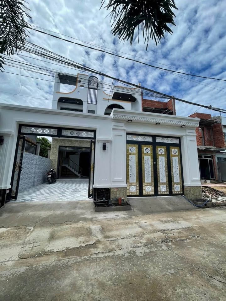 Nhà 1 trệt 1 lầu tại Tân Kim, Cần Giuộc, 80m² giá 2.69 tỷ - Sẵn sàng vào ở ngay!