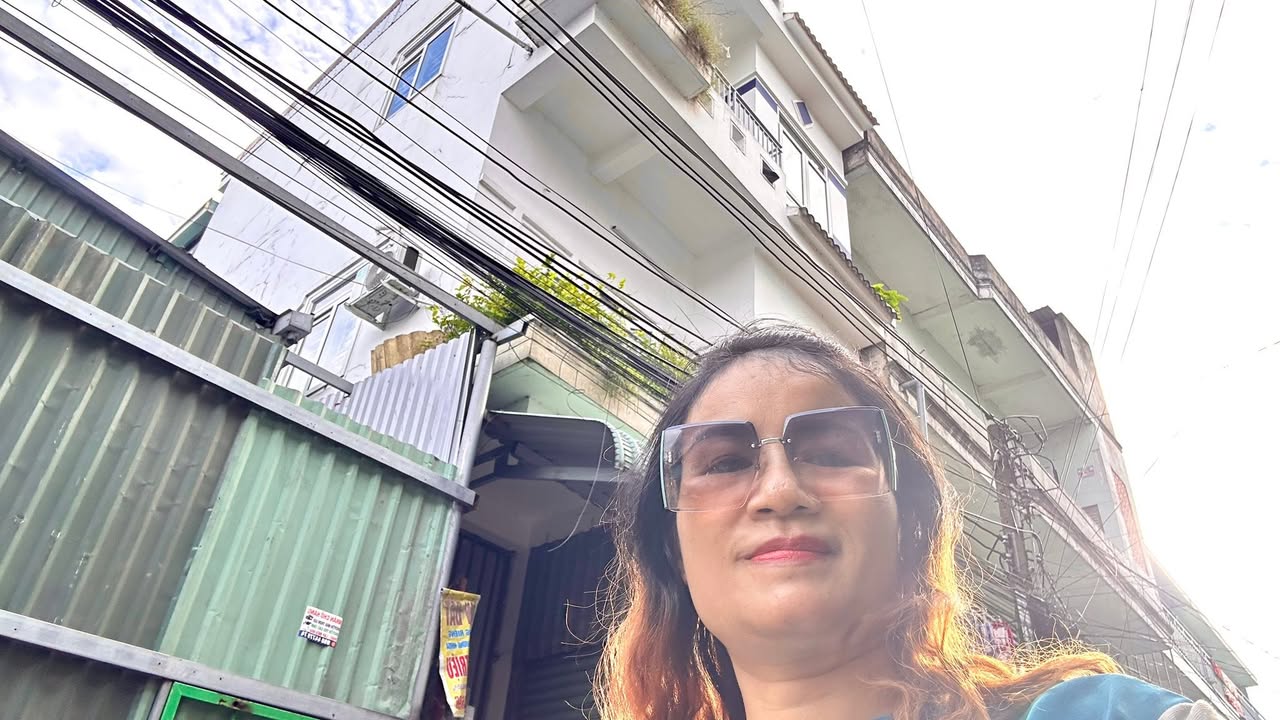 Nhà 3 tầng + 11 phòng trọ tại Thuận An - 124m² giá chỉ 5.3 tỷ!