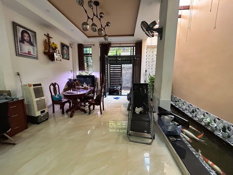 Nhà phố Tân Bình 70m² giá 9 tỷ - Hẻm xe hơi, vị trí vàng sát mặt tiền