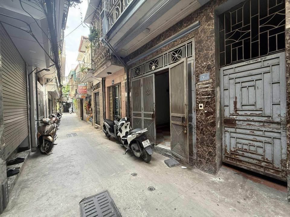 Nhà 5 tầng mặt ngõ Quỳnh Mai 72m² giá 17 tỷ - Đầu tư sinh lời ngay!