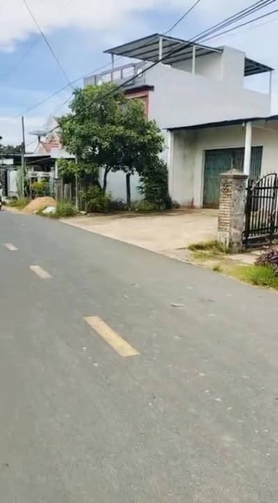 FrontHouse mặt tiền ĐH Liên xã Hòa Mỹ Đông 450m² giá 1.3 tỷ - Kinh doanh thuận lợi!