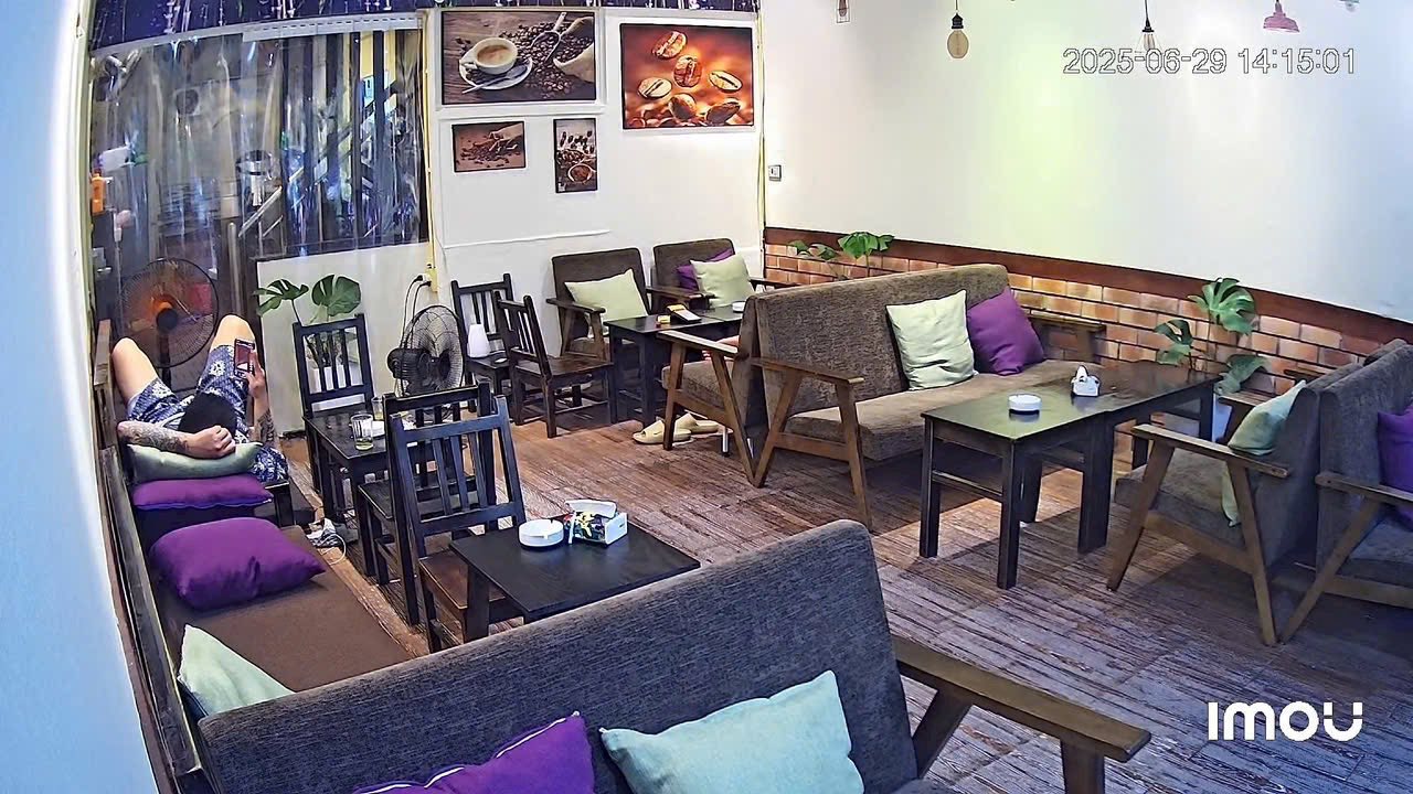 Mặt bằng cho thuê tại Nguyên Hồng, Đống Đa 60m² - Thích hợp làm Cafe, Salon tóc, Văn phòng!