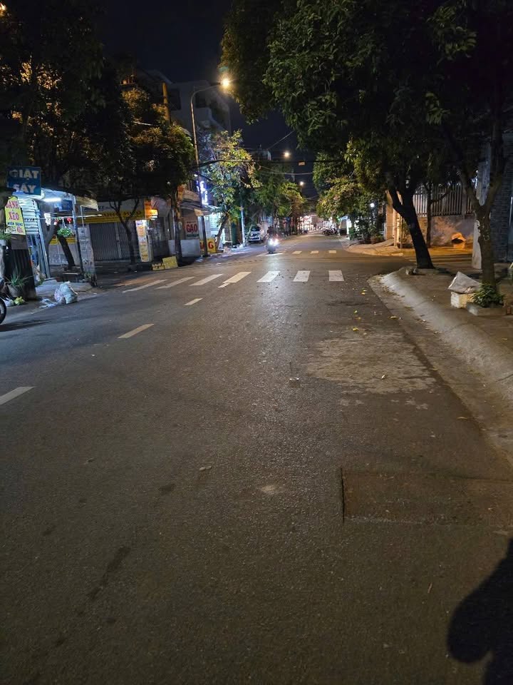 Căn góc 3 tầng mặt tiền Đỗ Bí 312m² giá 33 tỷ - Đầu tư sinh lời cực tốt!