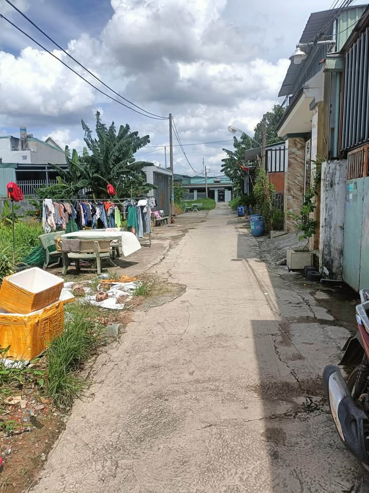 Đất thổ cư phường Thái Hòa Tân Uyên 107.5m² giá 1.6 tỷ - Sổ đỏ chính chủ!