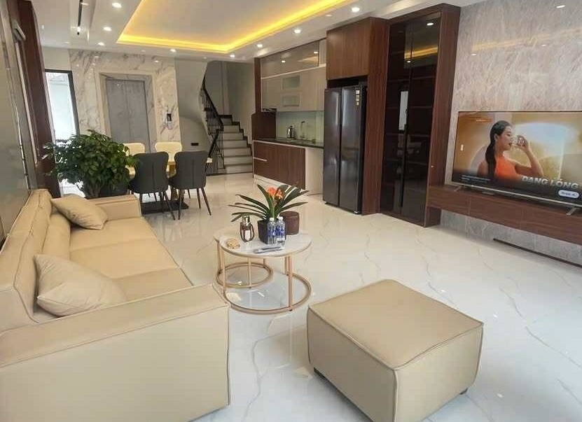 Nhà Lô góc Cầu Giấy 52m² giá 11 tỷ - Tiện ích bạt ngàn, vào ở ngay!