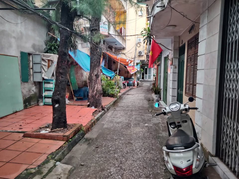 Cho thuê nhà tập thể B15 Kim Liên, Đống Đa, Hà Nội 70m² - Vị trí đắc địa, thuận tiện kinh doanh!