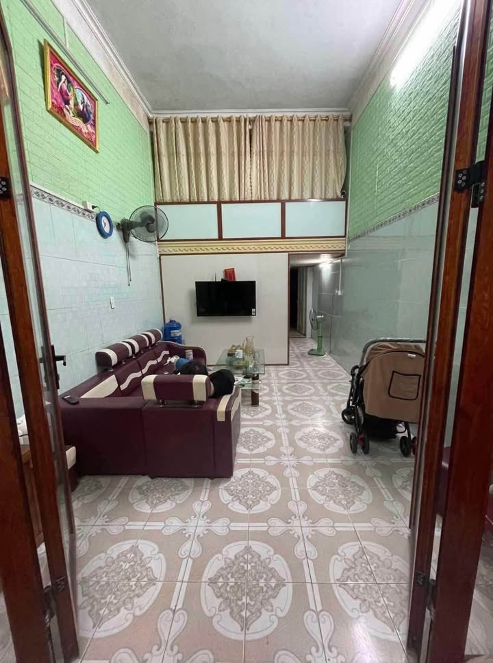 Nhà 2 tầng đường Lưu Hữu Phước, Nam Định 40m² giá 1.4 tỷ - Hướng Đông Nam, có thương lượng!