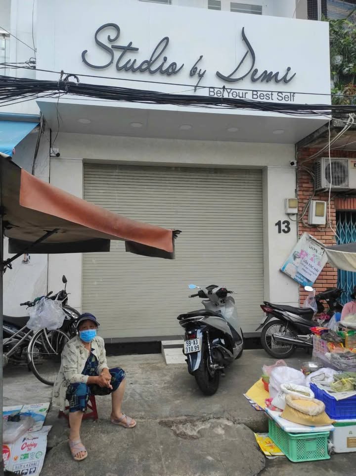 Nhà phố 2 tầng tại 13 Lê Văn Sỹ, Quận 3, diện tích 94m² giá 19.5 tỷ - Mặt tiền đắc địa!