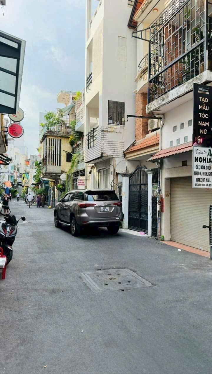 Nhà bán đường Lý Chính Thắng, Quận 3, 79m² giá 14.2 tỷ - Chính chủ, sổ hồng riêng!