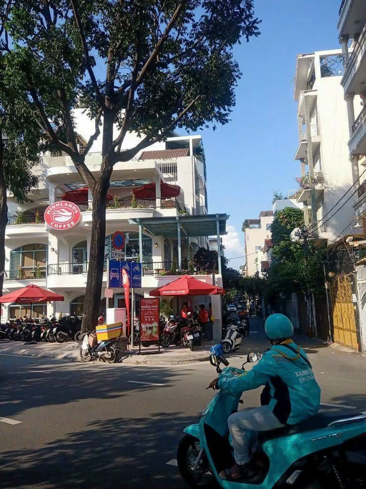 Nhà HXH 8m Lê Văn Sỹ, Quận 3, 76m² giá 21 tỷ - An ninh, dân trí cao!