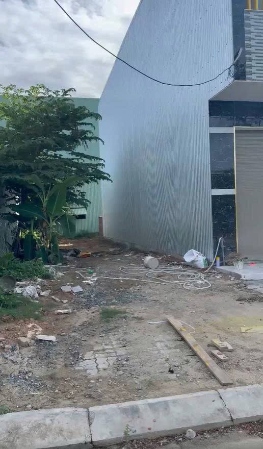 Đất Hòa Sơn 100m² giá 2.85 tỷ - Sổ hồng chính chủ ngay góc đường!