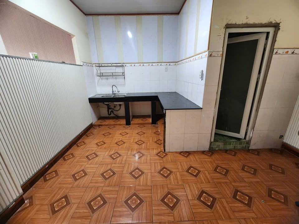 Cho thuê nhà nguyên căn mặt tiền Lữ Gia, Đà Lạt - 70m² giá 12 triệu/tháng - Kinh doanh lý tưởng!