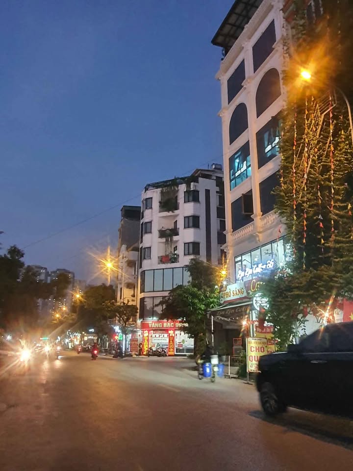 FrontHouse mặt phố Hà Đông 80m² giá 21 tỷ - Kinh doanh tấp nập