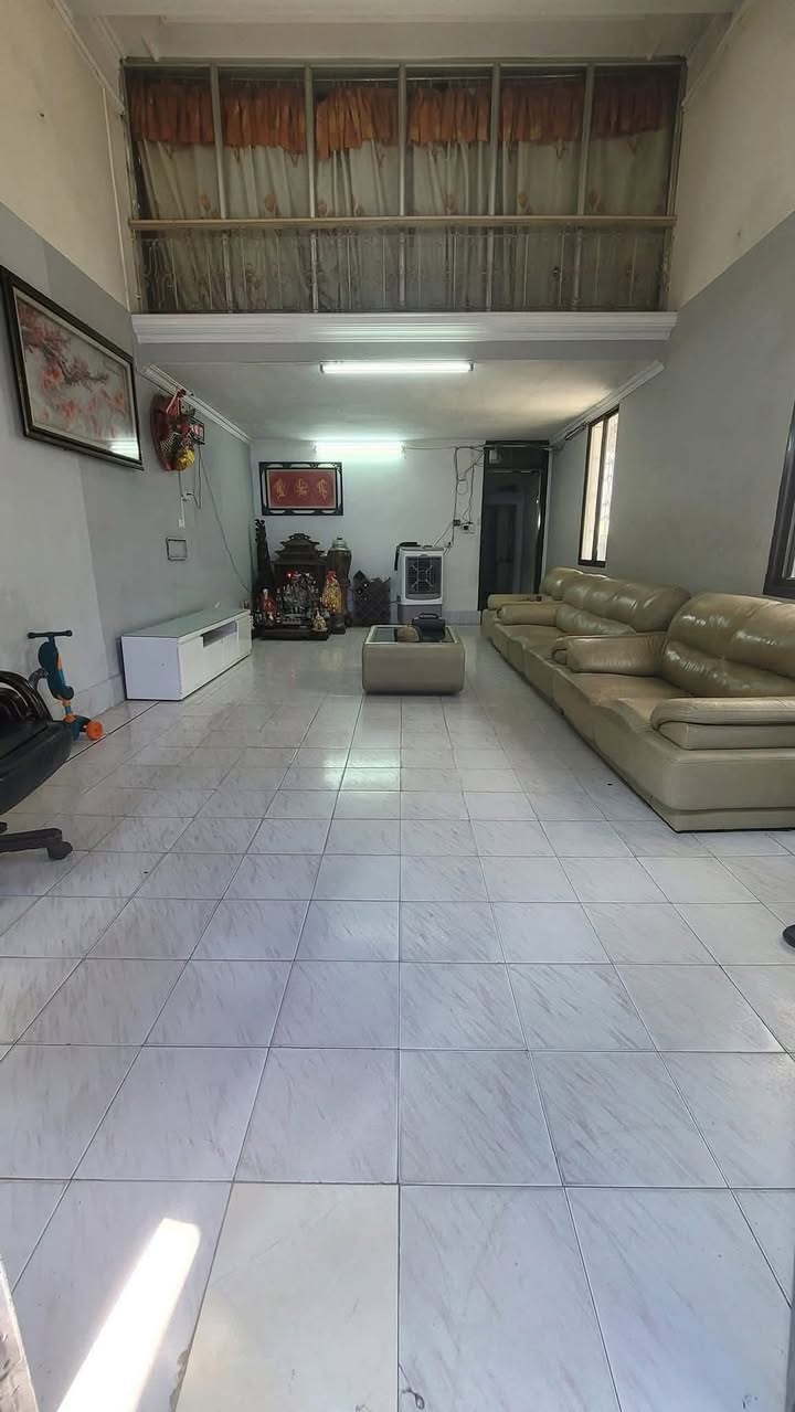 Nhà nguyên căn Ngọc Thụy 80m² - Ô tô đỗ cửa, cho thuê lâu dài!