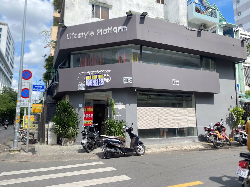 Nhà góc 2 mặt tiền Đào Duy Từ, Q.10 - 48m² giá 40 triệu/tháng - Kinh doanh sầm uất!