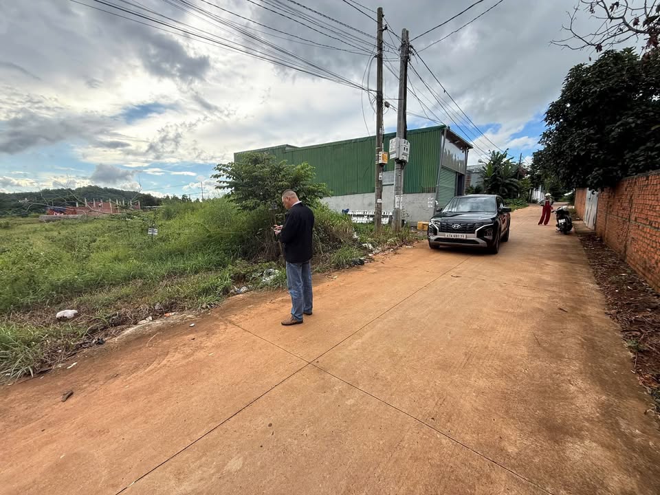 Nhà phố Hẻm 165 Vạn Xuân 100m² giá 1.79 tỷ - Hướng Đông, ô tô vào tận nơi!