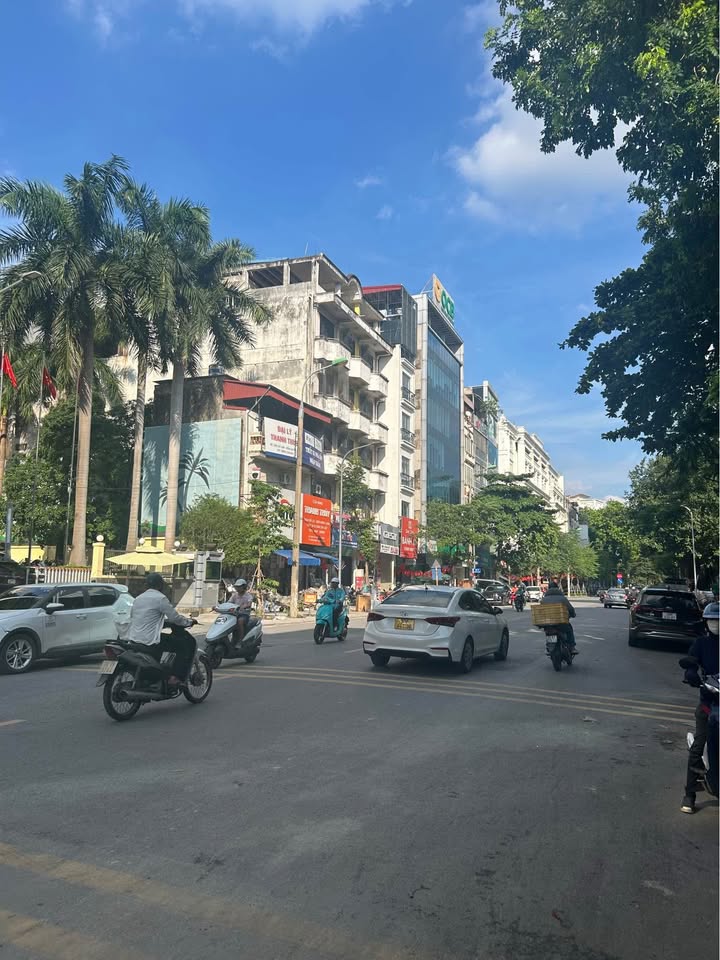 Căn hộ Tập Thể Thành Công Ba Đình 70m² giá 4.2 tỷ - Thoáng sáng, chính chủ!