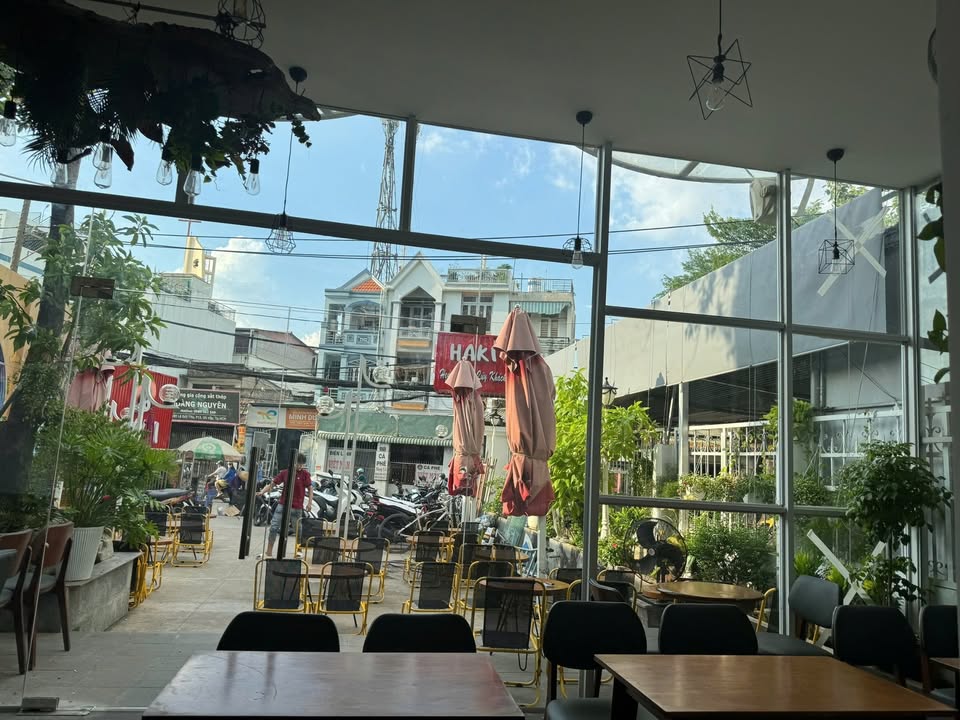 Quán cafe cho thuê Gò Vấp 373m² - Vị trí đắc địa, sẵn sàng hoạt động!