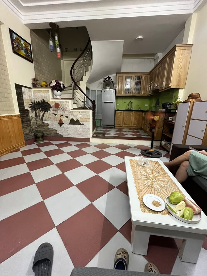 Nhà cho thuê phố Tân Mai, Hoàng Mai 35m² giá 10 triệu - Ô tô đỗ cửa, đầy đủ nội thất!