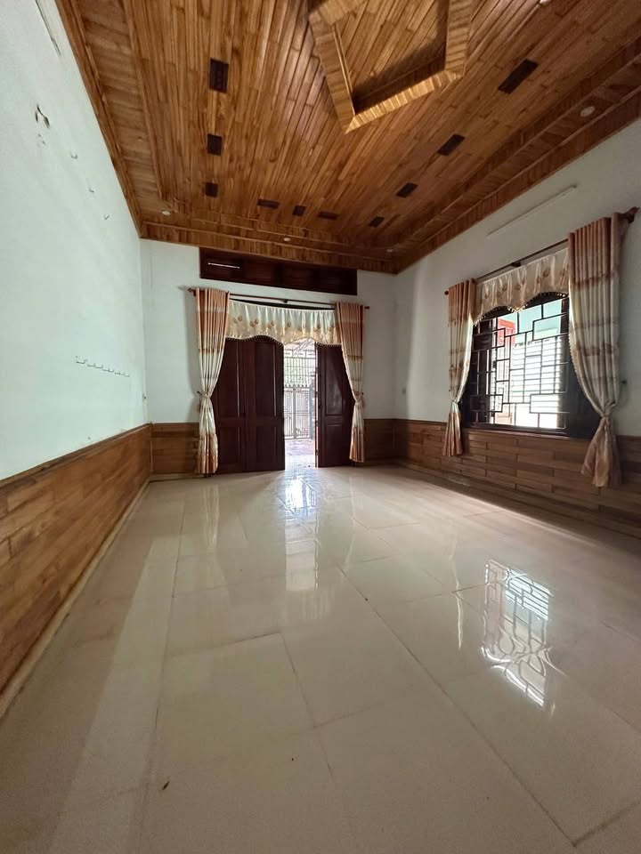 Nhà mặt tiền đường Lê Lợi, Chư Sê, Gia Lai - Diện tích 252m², giá chỉ 2.7 tỷ!