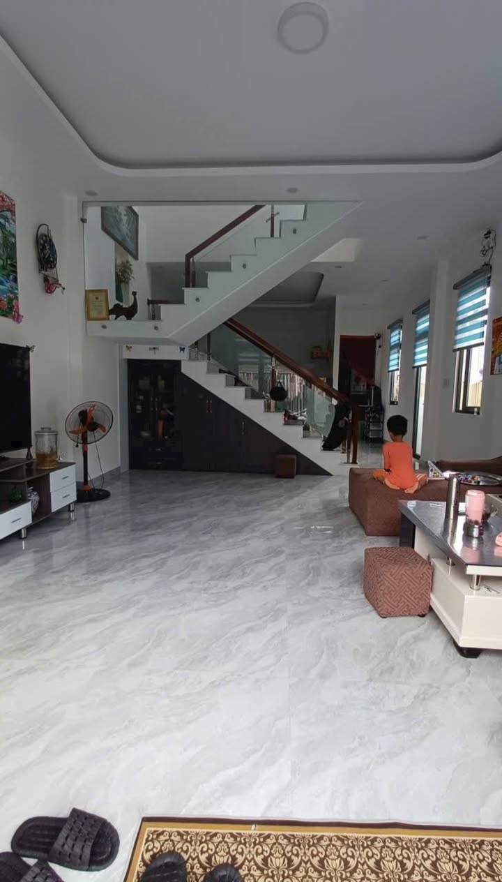 Nhà đẹp phường 9, Đà Lạt 102m² giá 3.6 tỷ - Vị trí thuận lợi, an ninh!