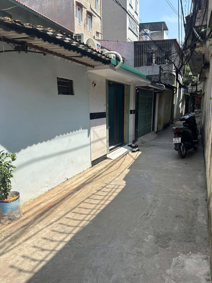 Căn hộ Tập thể Tân Mai, quận Hai Bà Trưng, 38m² giá 2.75 tỷ - Nhà đẹp, chỉ việc xách vali vào ở!