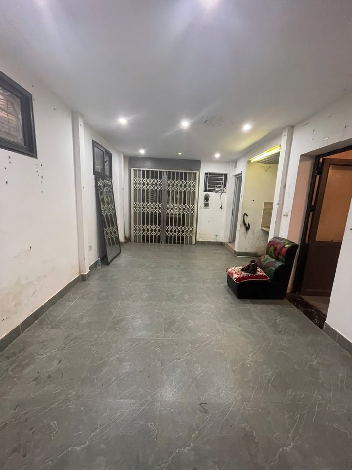 Căn hộ cho thuê tại tập thể Nam Đồng, Đống Đa 50m² giá 6.5 triệu - Nội thất cơ bản, vào ở ngay!