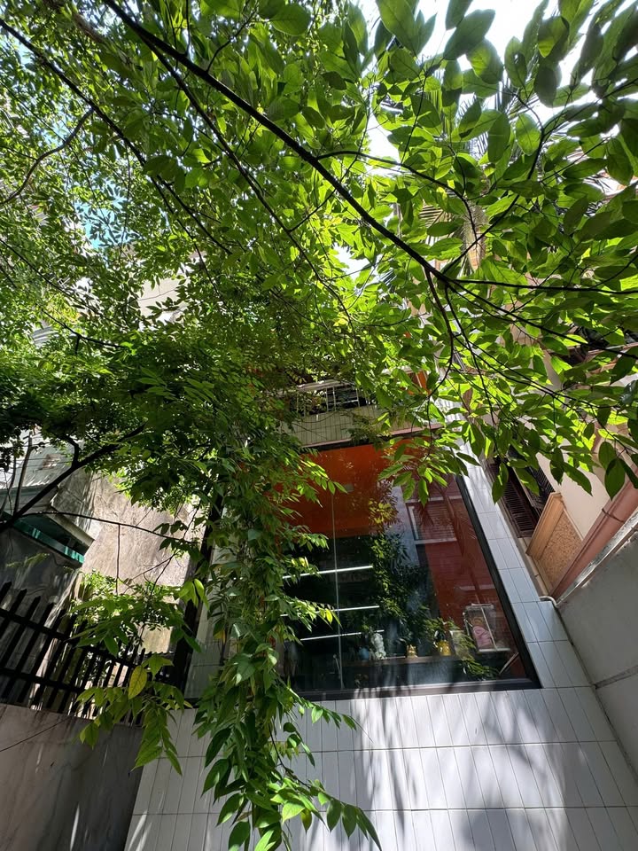 Nhà cho thuê Thái Hà 150m² giá 30 triệu - Vị trí đắc địa, phù hợp làm văn phòng, lớp học, cafe sân vườn!