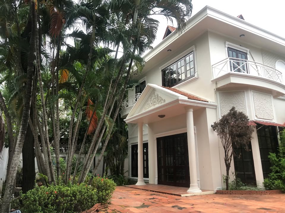 Villa cho thuê Thảo Điền Quận 2 530m² giá 95 triệu - Thiết kế Tân - Cổ Điển tuyệt đẹp!