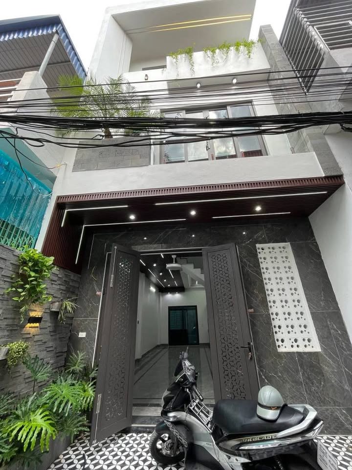 Nhà 3 tầng mới xây Trần Đăng Ninh 58m² giá 1.95 tỷ - Vị trí đắc địa, tiện ích đầy đủ!