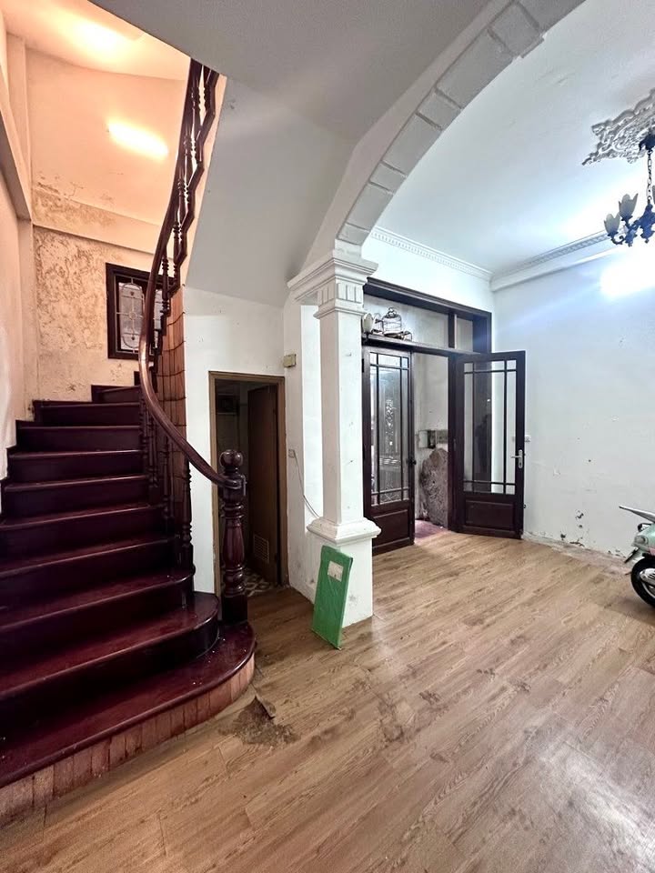 Nhà 4 tầng mặt ngõ Tôn Đức Thắng, 40m² chỉ 8 tỷ - Gần Văn Miếu Quốc Tử Giám!