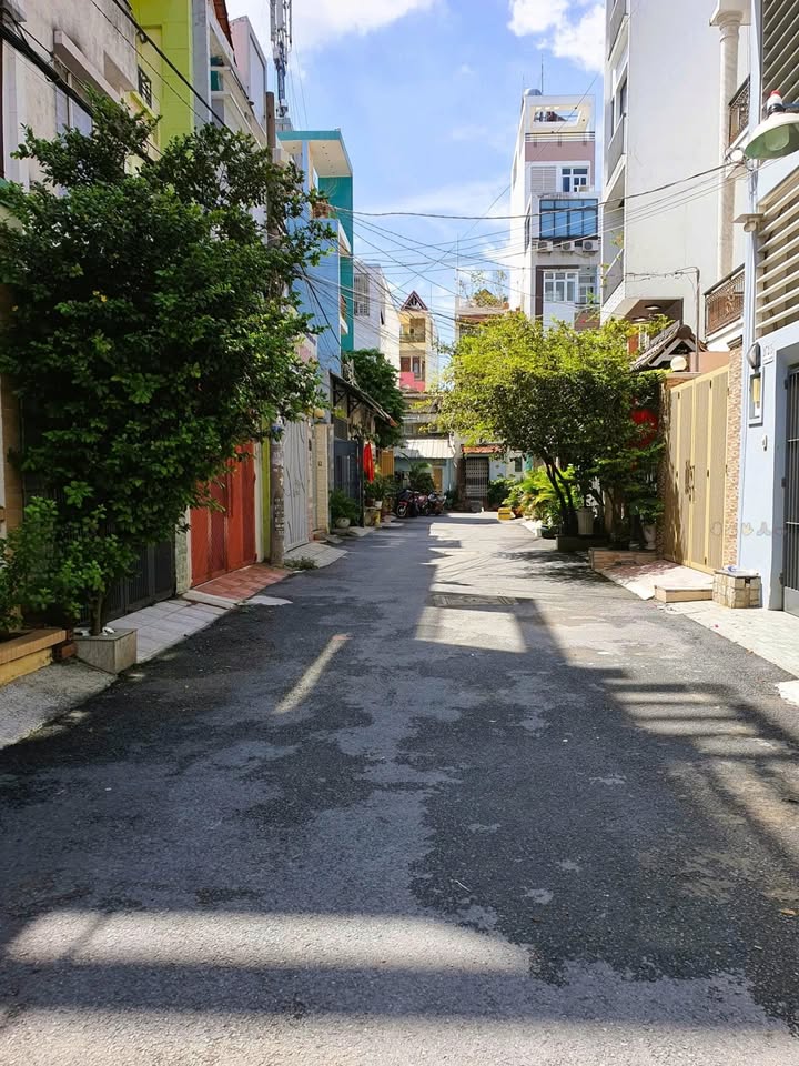 Nhà bán tại Nguyễn Văn Đậu, Bình Thạnh 60m² giá 10.49 tỷ - Hẻm xe hơi vào tận nhà!