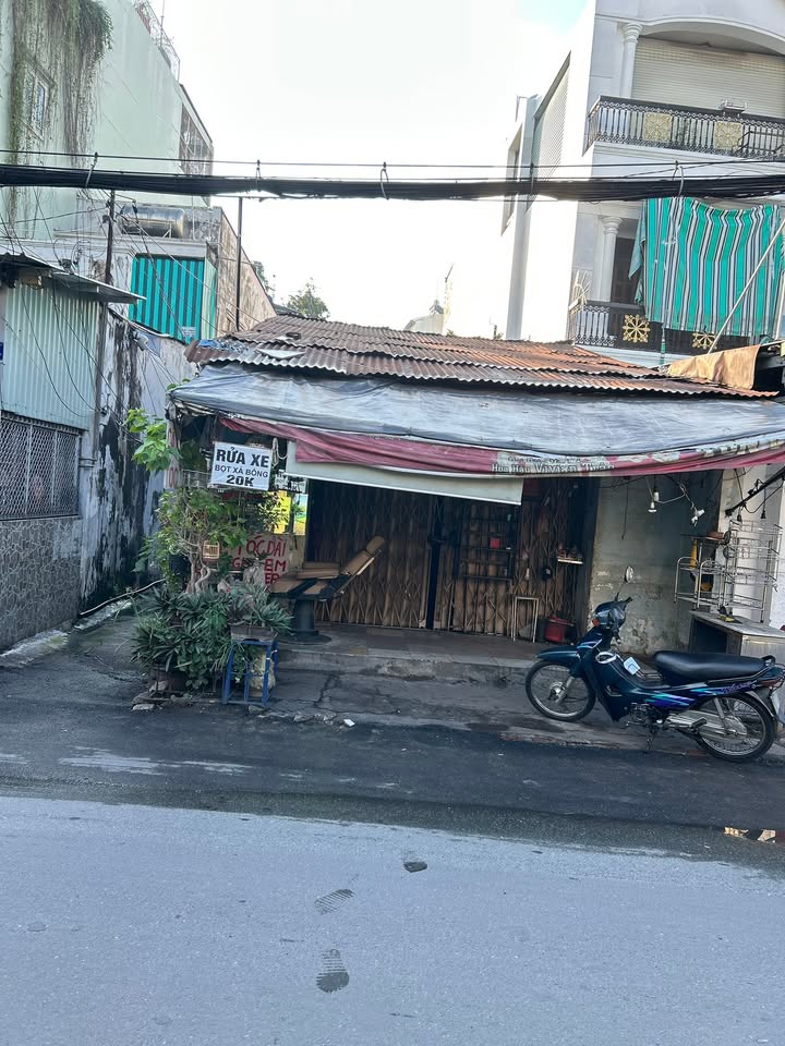 Nhà cấp 4 lô góc đường Thích Quảng Đức, Phú Nhuận 120m² giá 21 tỷ - Tiềm năng đầu tư cao!