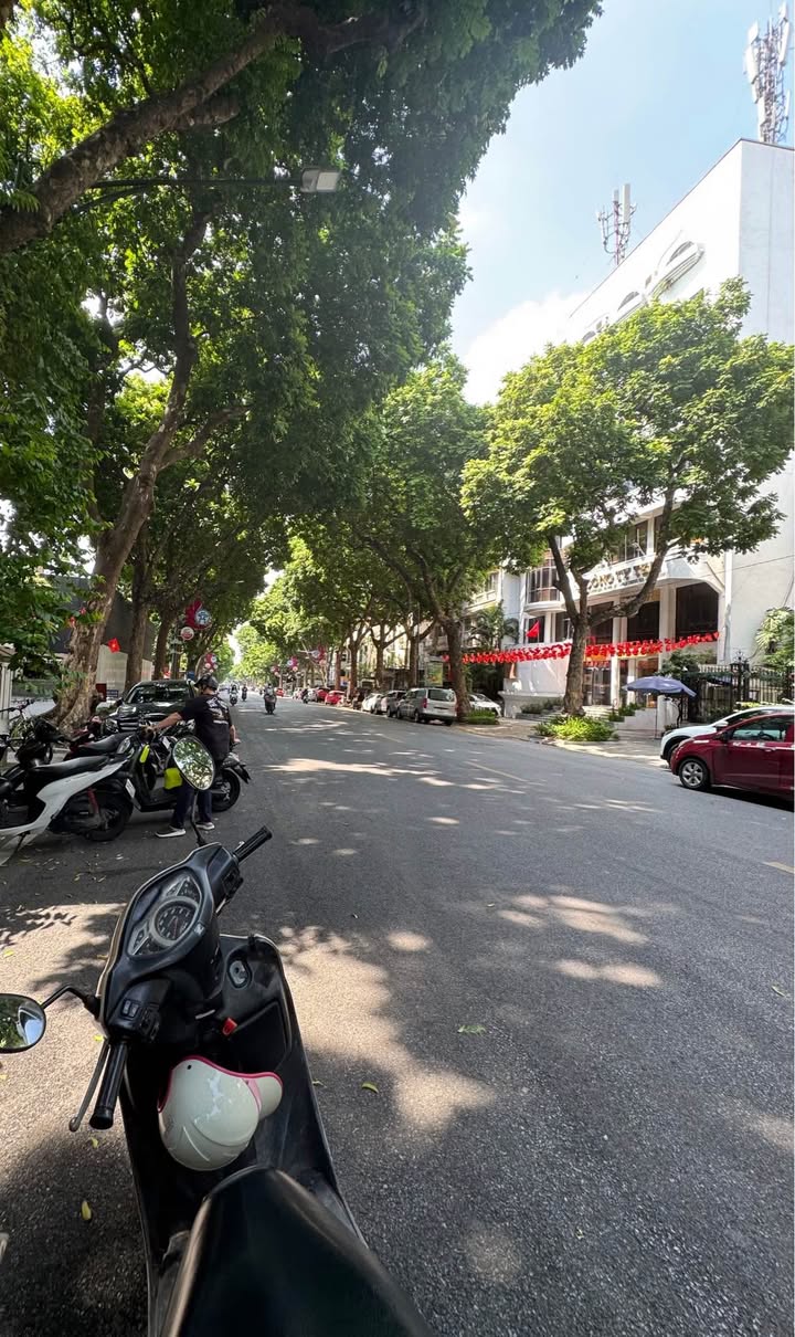 FrontHouse mặt phố Trần Hưng Đạo, Hoàn Kiếm 28m² - Sổ đỏ chính chủ cho đầu tư!