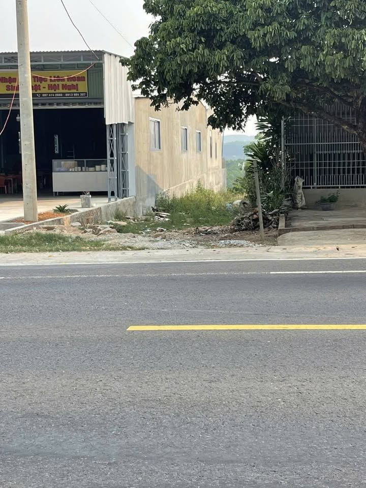 Đất nền kinh doanh tại khu phố Tân Lập A, Đăk Hà, 270m² giá 1 tỷ - Đầu tư sinh lời cao!