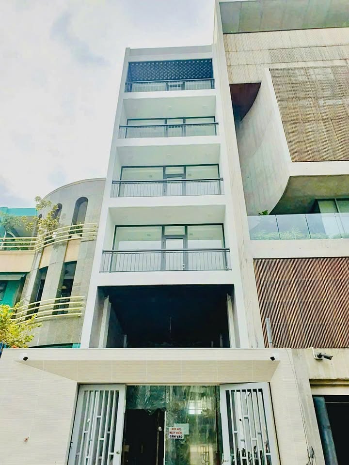 Nhà cho thuê 5 tầng tại Nơ Trang Long, Bình Thạnh – Giá chỉ 40 triệu/tháng!