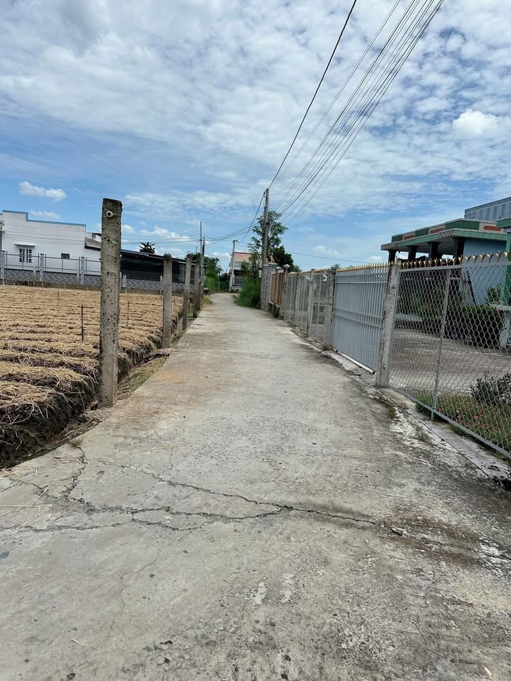 Đất nền 2 mặt tiền Long Hòa, Gò Công 2123m² giá 2.3 tỷ - Cơ hội đầu tư hấp dẫn!