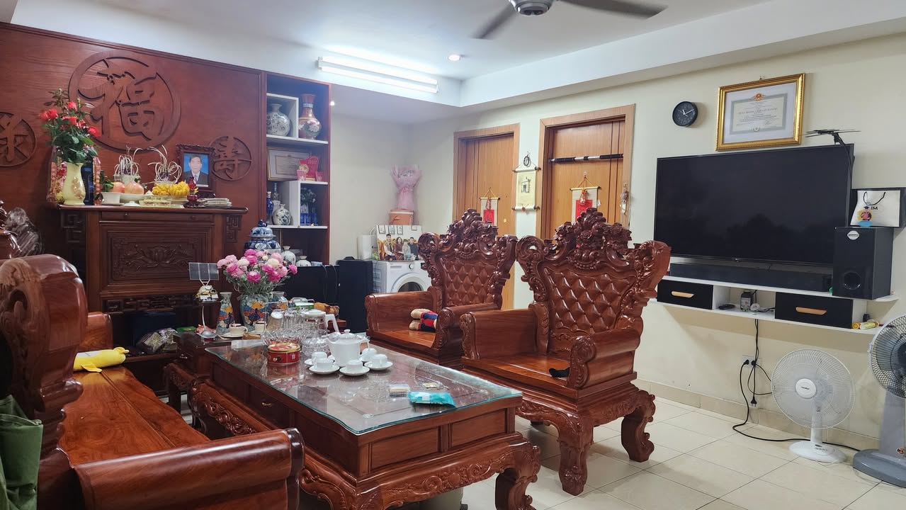 Căn hộ CC Eco2 Đông Ngạc 68m² giá 5 tỷ - Sổ đỏ chính chủ, tiện ích đầy đủ!