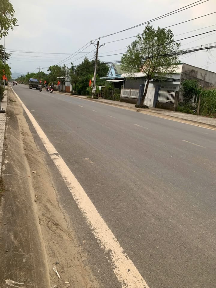 Nhà mặt tiền TL 725 Đạ Tẻh 741m² giá 4.692 tỷ - Cần bán gấp để về quê