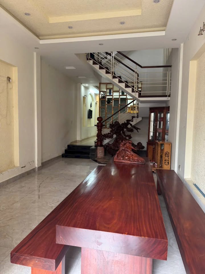 Nhà nguyên căn đường Tô Hiến Thành, Đà Lạt - Giá thuê chỉ 10 triệu/tháng!