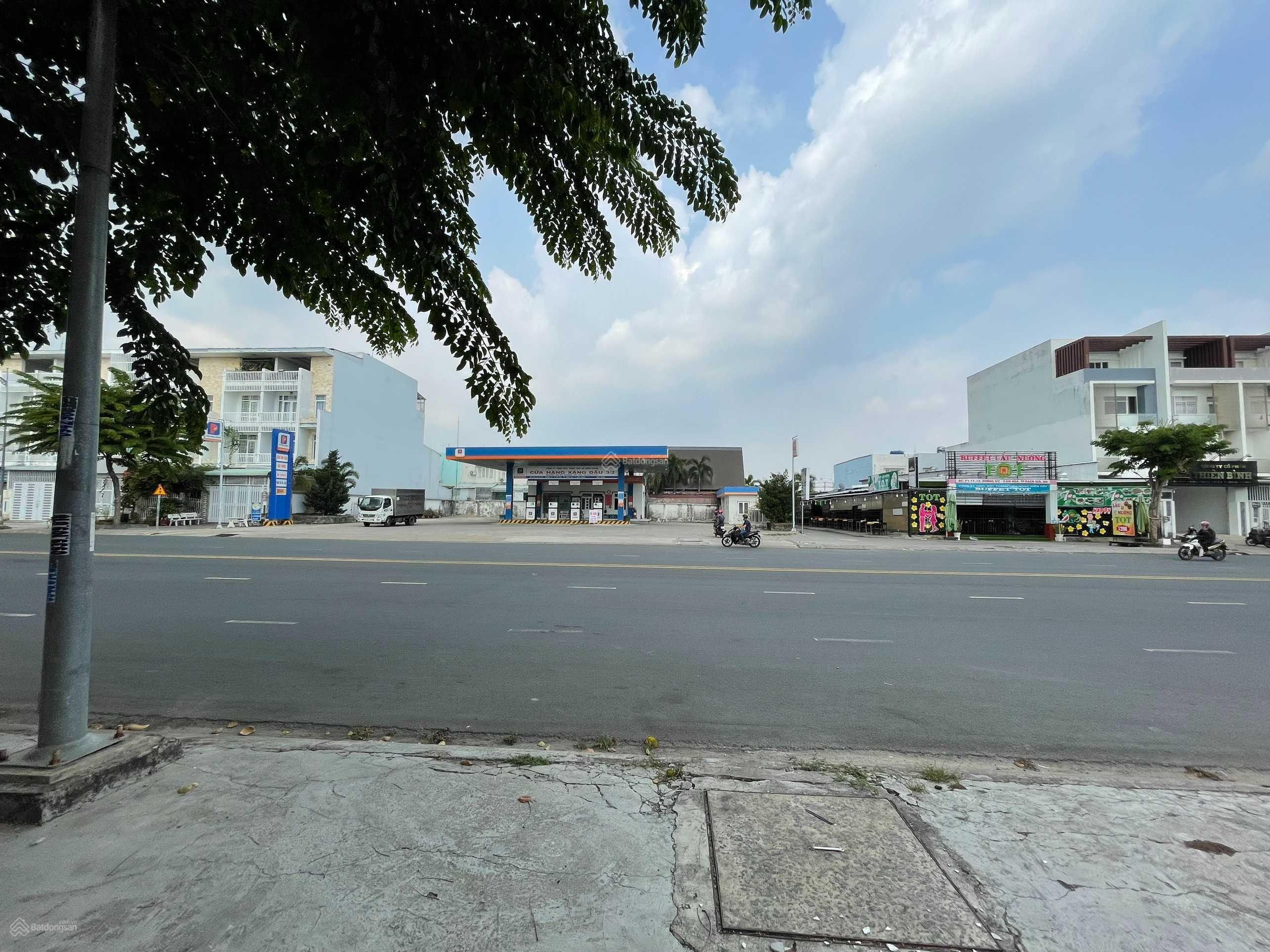 Bán lô đất kinh doanh cây xăng mặt tiền đường 3/2, Rạch Giá, 1110m² giá 41 tỷ - Cơ hội đầu tư sinh lời!