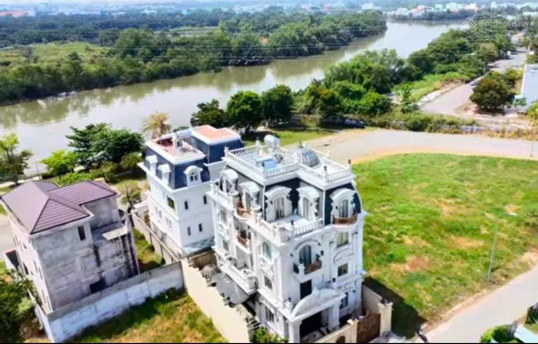 Biệt thự Đại Phúc Green Villa 337.5m² giá 42 tỷ - Đối diện công viên tuyệt đẹp!