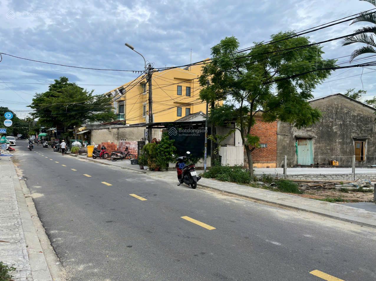 Đất góc 2 MT Nguyễn Phan Vinh, Cẩm An - Hội An, 185m² giá 60 triệu/m² - Cơ hội đầu tư hấp dẫn!