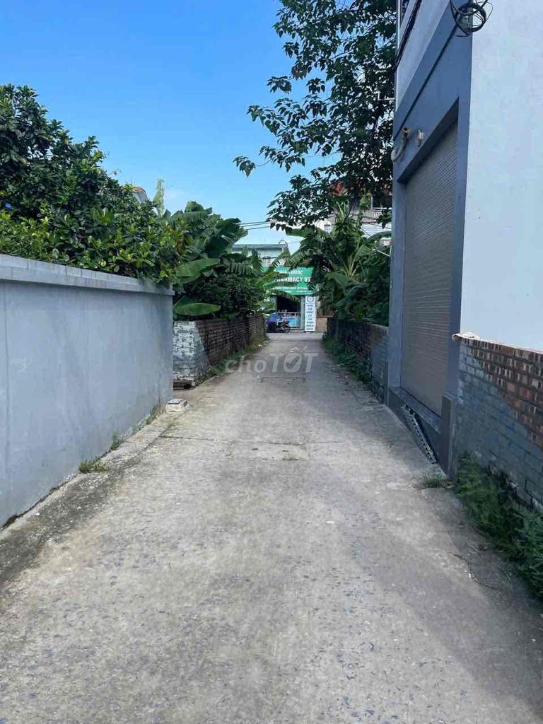 Đất nền Cự Khối Long Biên 100m² giá 5.25 tỷ - Ô tô vào tận nhà, lô góc thoáng mát!