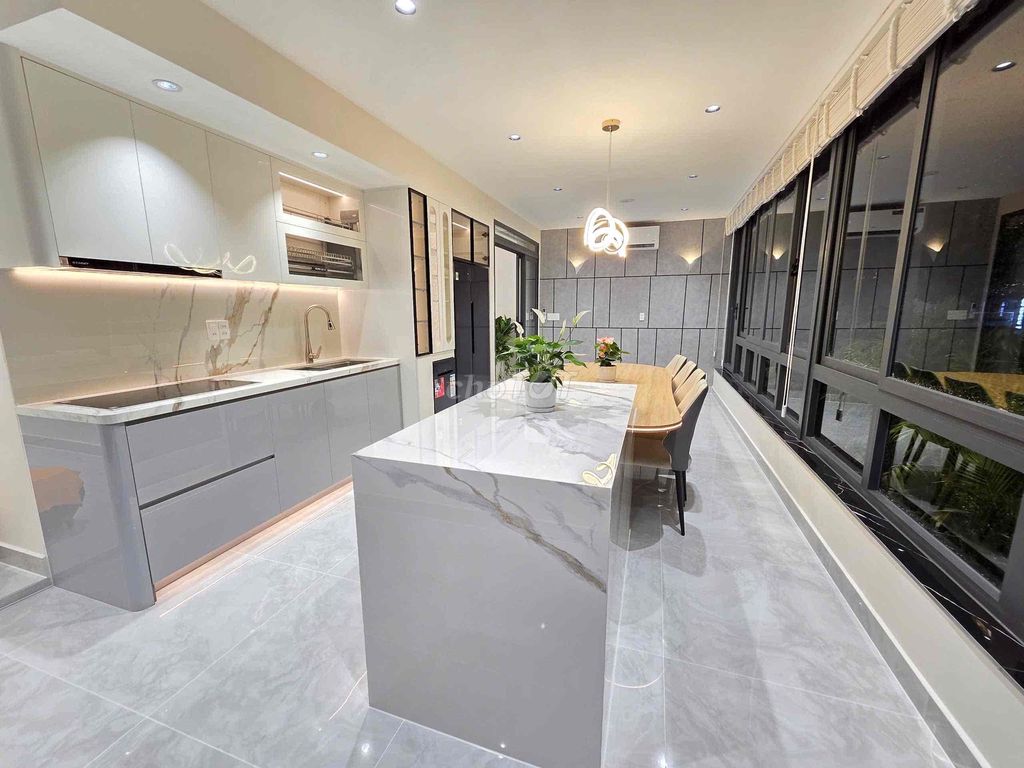 Căn hộ Sky Garden 3 Quận 7 98m² giá 9.7 tỷ - Sân vườn rộng rãi 500m²!