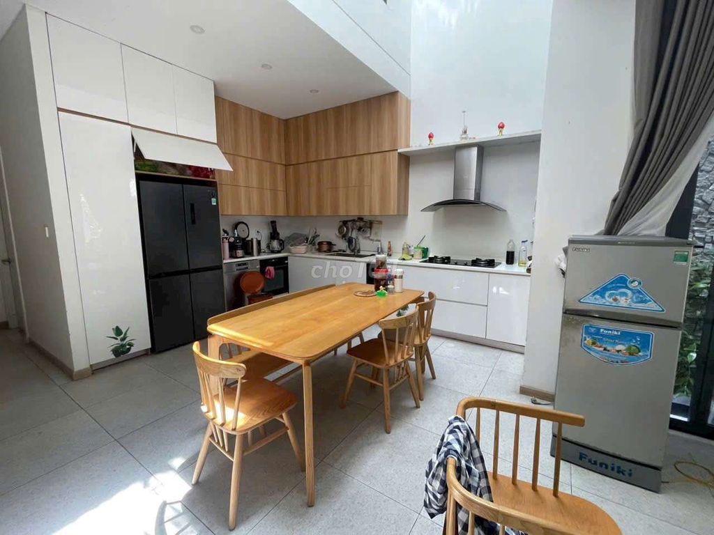 Nhà 3 tầng mặt tiền đường Hải Sơn, quận Hải Châu, Đà Nẵng 122m² giá 7.733 tỷ - An cư lý tưởng!