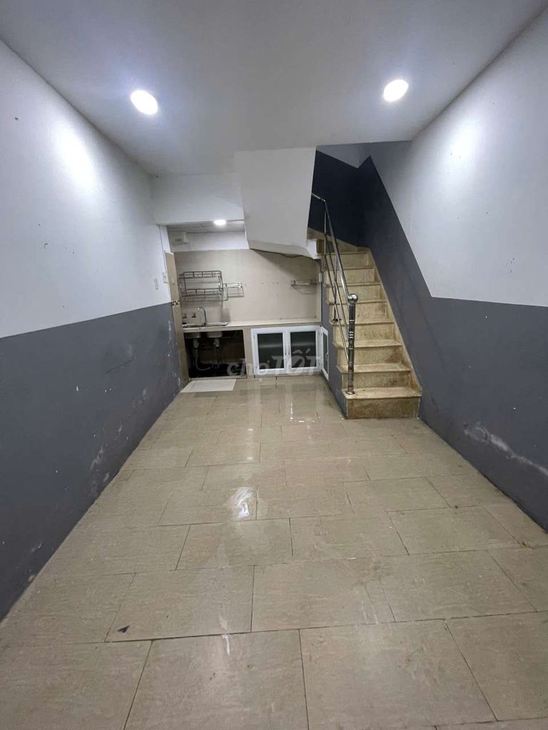 Nhà cho thuê Hẻm 16/72 Nguyễn Thiện Thuật, Quận 3 - Giá chỉ 8.5 triệu